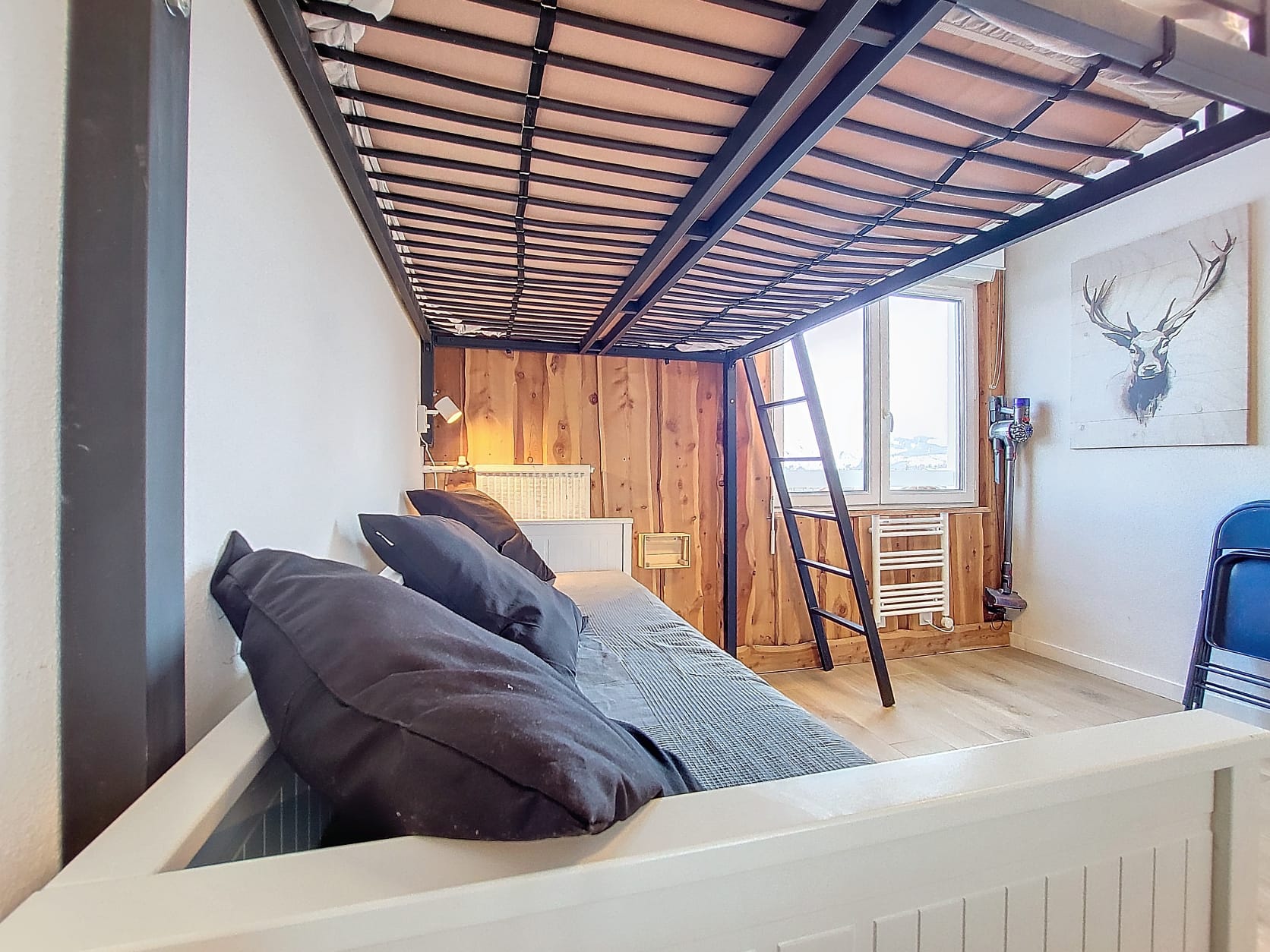 Studio Devoluy Superdévoluy — Séjour lumineux avec vue sur la vallée du Dévoluy